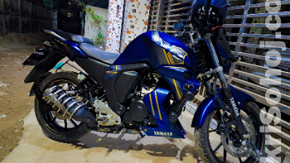 YAMAHA FZs V2